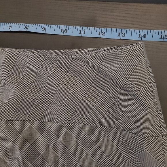 Italian-Made Glen Plaid Skirt – Size 28 Waist - Picture 3 of 7
